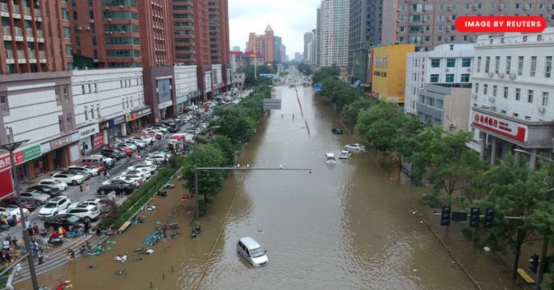 Flood in China: 12 people dead, cars flooded by heaviest rain! 2 Flood In China: 12 People Dead, Cars Flooded By Heaviest Rain!