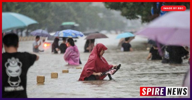 Flood In China: 12 People Dead, Cars Flooded By Heaviest Rain!